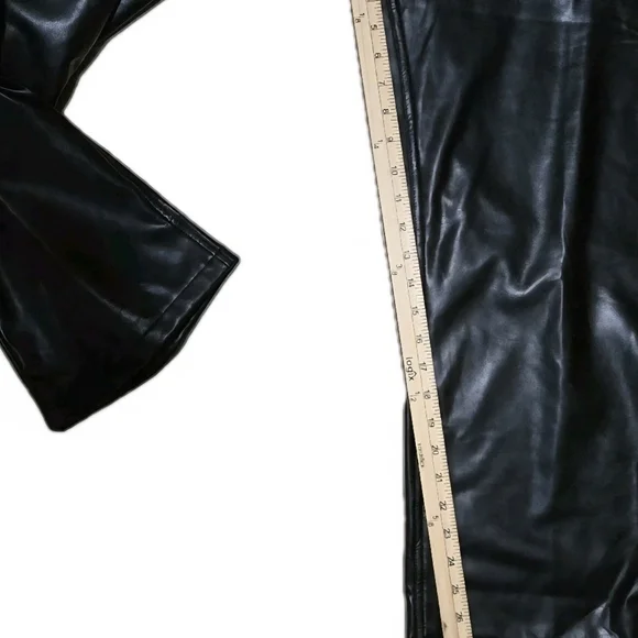 NWT Abercrombie Curve Love Vegan Leather ’90s Straight Pants Ultra High Rise - Picture 7 of 9